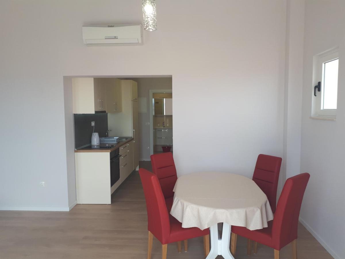 Apartments Sophie Макарска Екстериор снимка